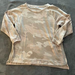 Stella and Dot camo print side zip sweatshirt XXL